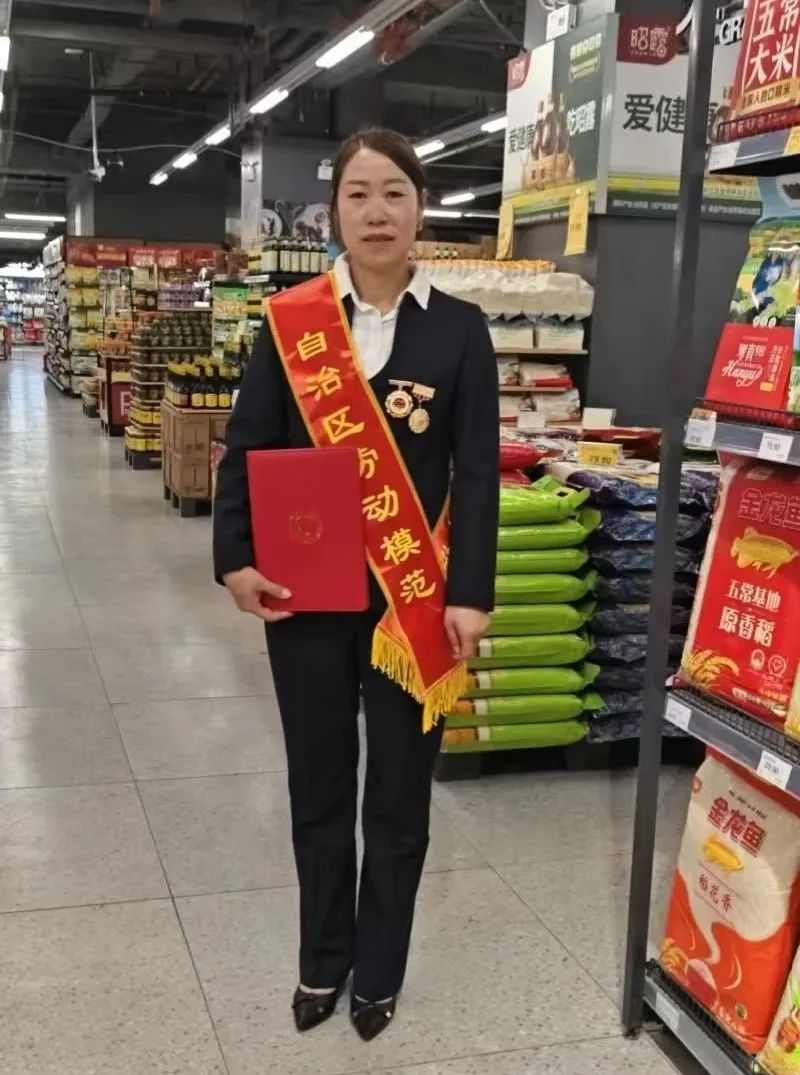 【家鄉(xiāng)好超市】五一國際勞動(dòng)節(jié)｜在家鄉(xiāng)好，“打工人”活成了教科書